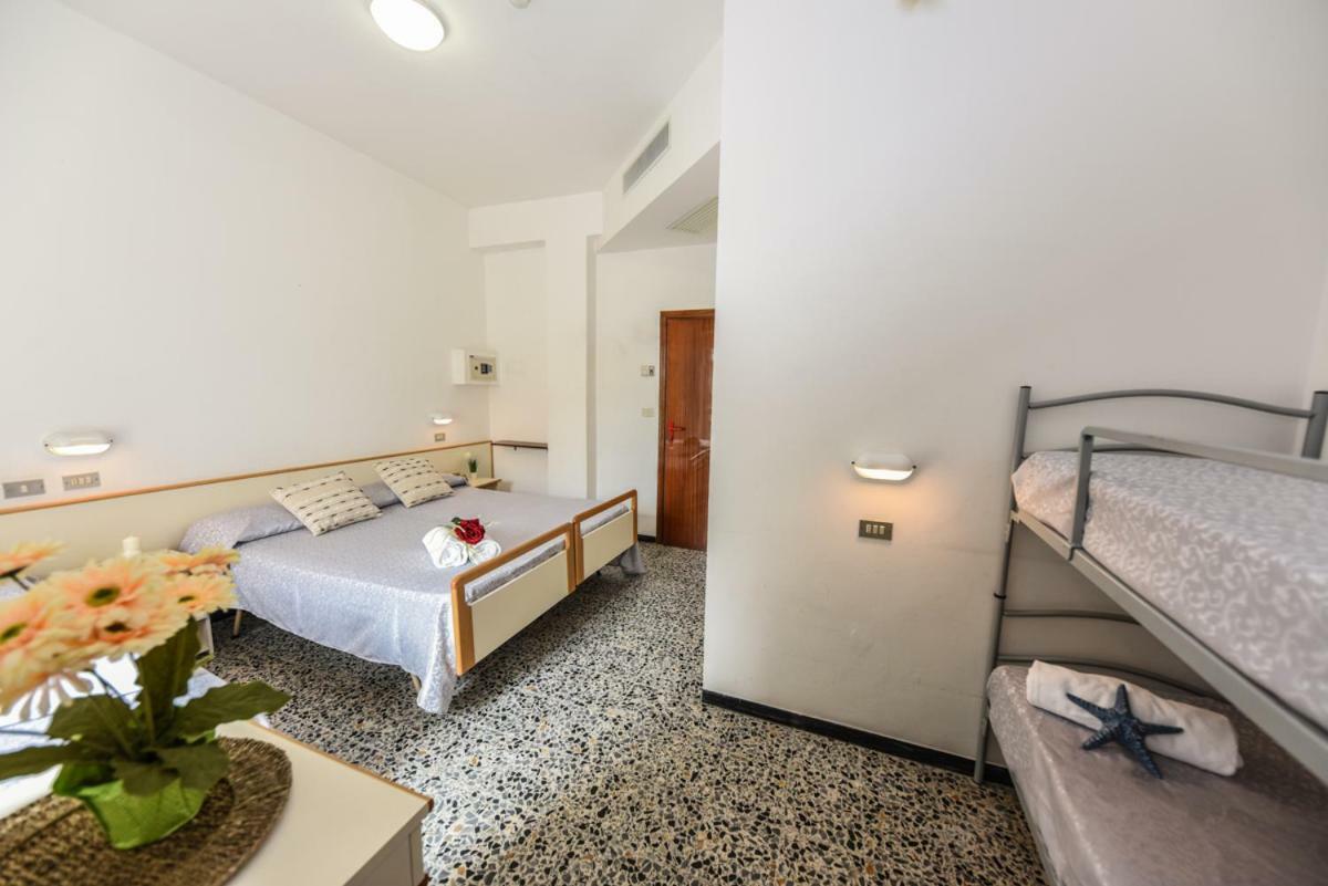 Hotel Caesar Misano Adriatico Exterior foto